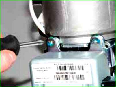 Снятие и установка рулевой колонки