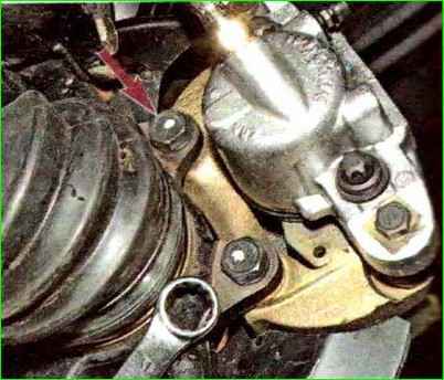 Замена диска тормозного механизма переднего колеса