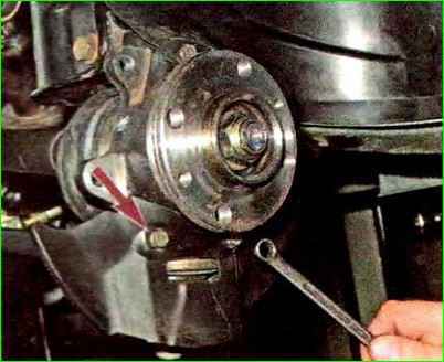 Замена диска тормозного механизма переднего колеса