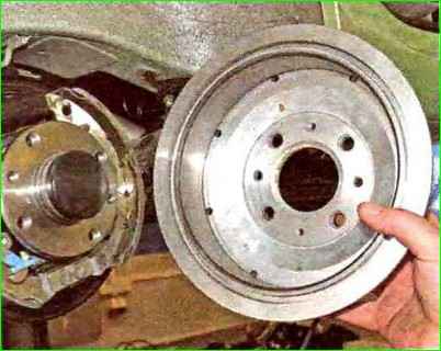 Bremsbeläge hinten ersetzen