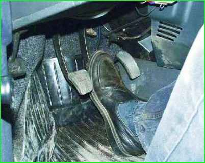 Entlüften des hydraulischen Bremsantriebs