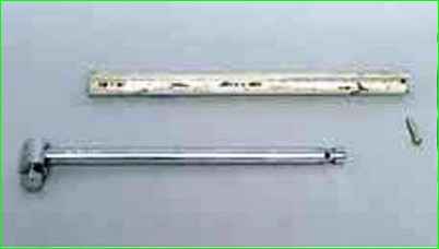 Установка тросов стояночного тормоза