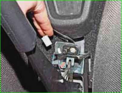 Ремонт рычага стояночного тормоза