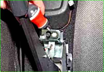 Ремонт рычага стояночного тормоза