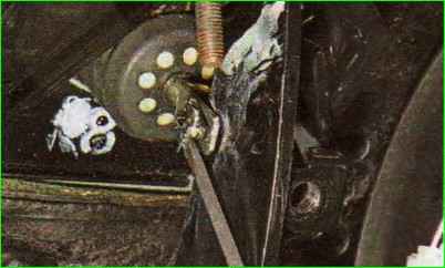 So prüfen und ersetzen Sie den Unterdruckbremskraftverstärker