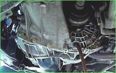 Как заменить масло в КПП автомобиля Лада Гранта