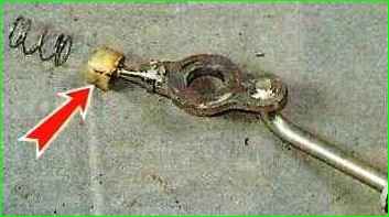 Разборка опоры рычага привода коробки передач