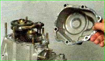 Reparatur des Getriebes des Autos Lada Kalina