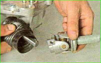 Reparatur des Getriebes des Autos Lada Kalina