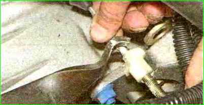 Замена троса привода сцепления