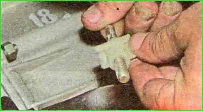 Замена троса привода сцепления