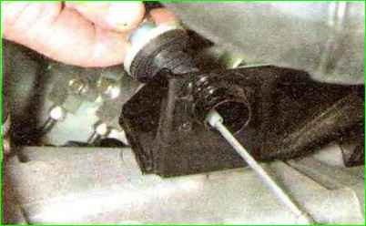 Замена троса привода сцепления