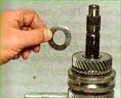 Разборка вторичного вала