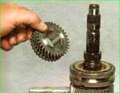 Разборка вторичного вала