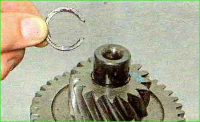 Разборка вторичного вала