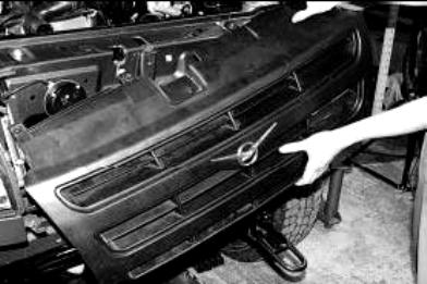 Снятие и установка облицовки радиатора УАЗ Патриот