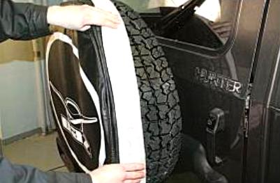 Замена колеса автомобиля УАЗ