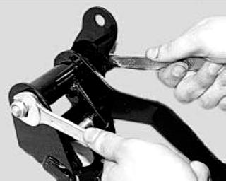 Снятие и установка педали сцепления УАЗ Патриот