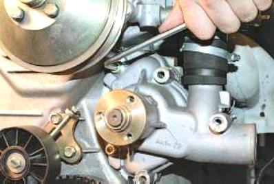 Снятие и установка насоса охлаждающей жидкости УАЗ Патриот