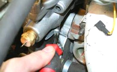 Снятие и установка термостата УАЗ Патриот