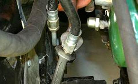 Замена прокладки впускной трубы УАЗ Патриот