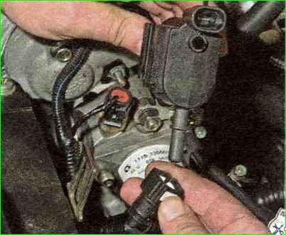 Ersetzen des Behälterspülmagnetventils