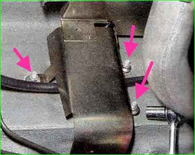 Снятие топливного бака с автомобиля