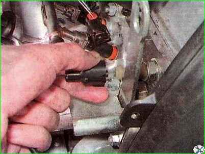 Проверка давления масла в двигателе