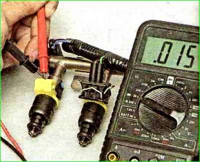 How to remove the fuel rail and check the injectors