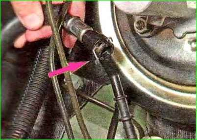 How to remove the fuel rail and check the injectors