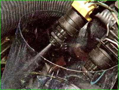 How to remove the fuel rail and check the injectors