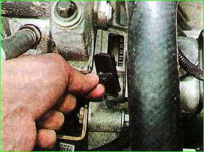 Замена ремня ГРМ с натяжным роликом