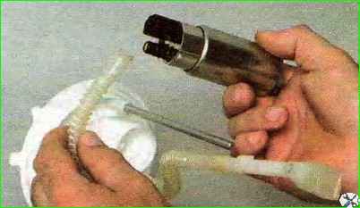 So entfernen Sie das Kraftstoffmodul Lada Kalina