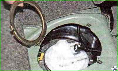 So entfernen Sie das Kraftstoffmodul Lada Kalina