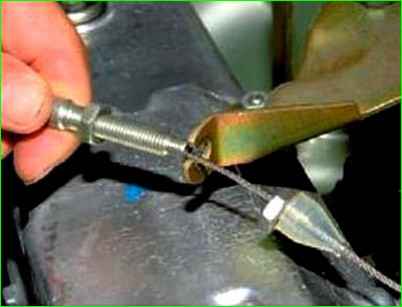 Как заменить трос дроссельной заслонки