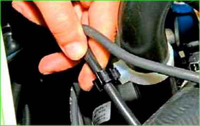 Как заменить трос дроссельной заслонки