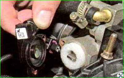 Замена датчика положения дроссельной заслонки