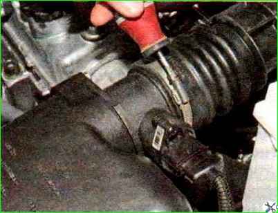 Снятие датчика массового расхода воздуха