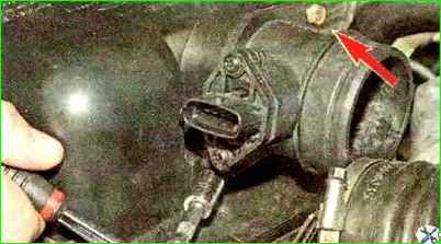 Снятие датчика массового расхода воздуха