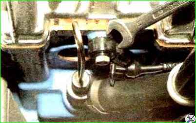 Замена датчика детонации