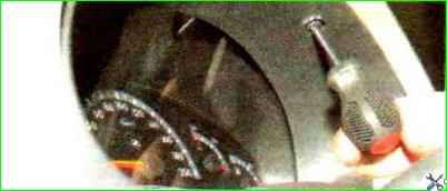 Снятие и установка щитка приборов на Ладе Калине