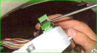 Снятие и установка щитка приборов на Ладе Калине