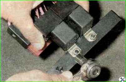 Замена предохранителей и реле