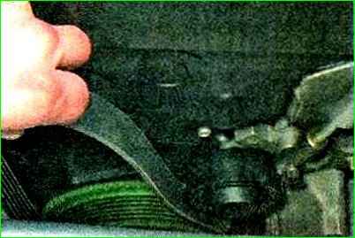 Замена ремня привода генератора и натяжного ролика