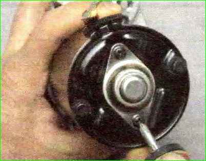 Anlasser demontieren und demontieren