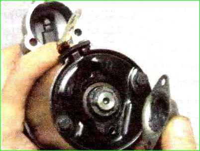 Anlasser demontieren und demontieren