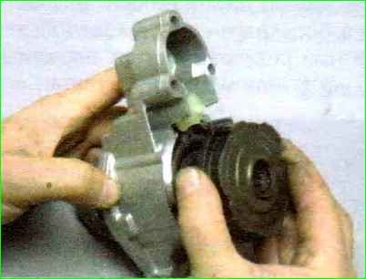 Anlasser demontieren und demontieren