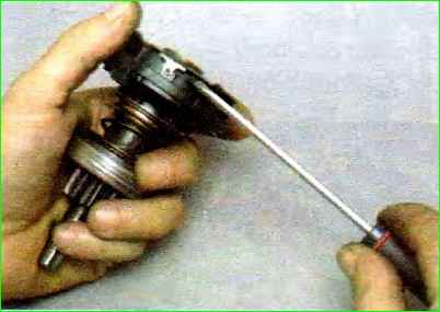 Anlasser demontieren und demontieren