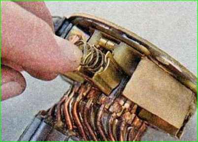 Anlasser demontieren und demontieren