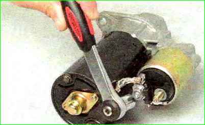 Anlasser demontieren und demontieren